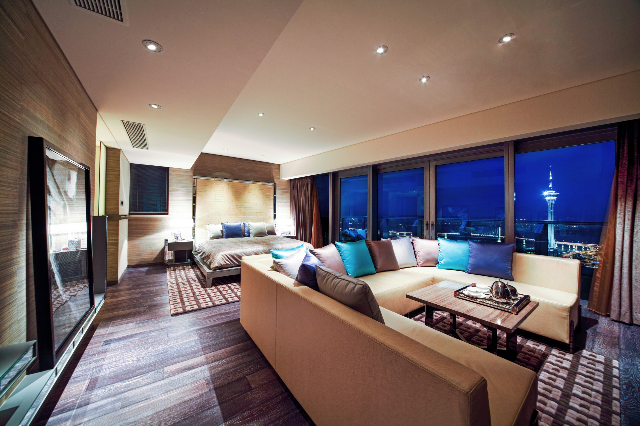 WatersideM Stay and Indulge